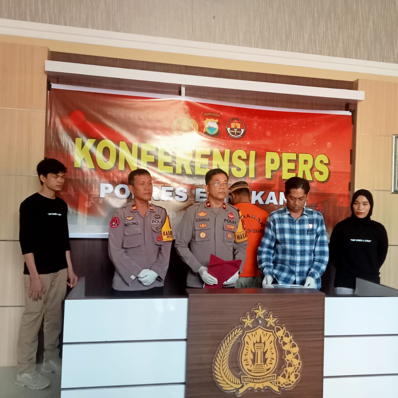 Polres Enrekang Gelar Konferensi Pers Kasus Persetubuhan Terhadap Anak Dibawah Umur