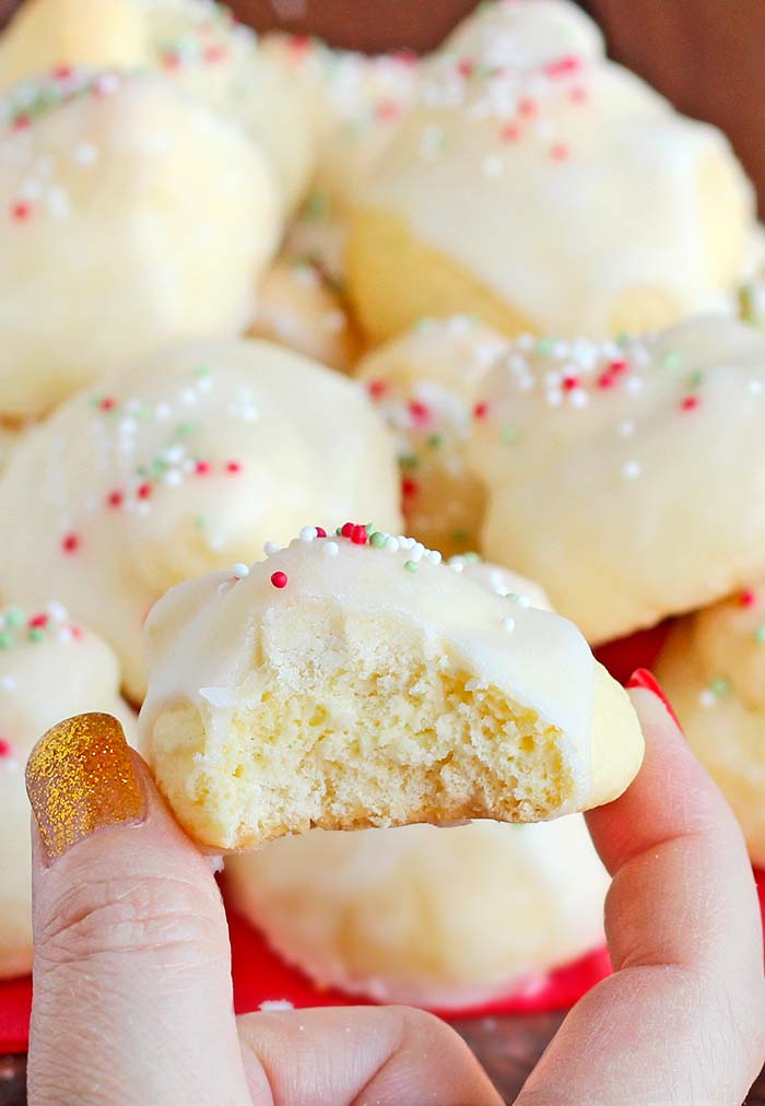 Italian Christmas Cookies | Red White Apron