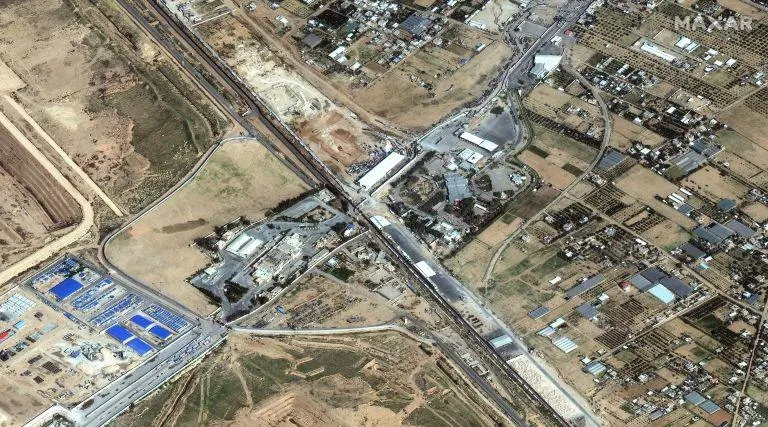 صورة عبر الأقمار الصناعية تظهر المنطقة المحيطة بمعبر رفح الحدودي بين مصر وقطاع غزة.
