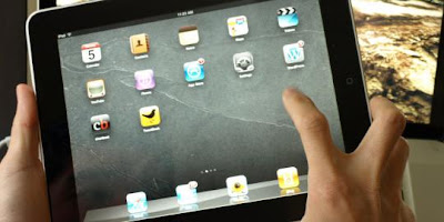 Apple Kembangkan Tablet Jumbo Pesaing Ultrabook