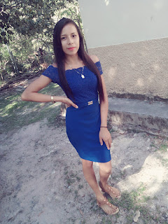 hondureña bonita con vestido azul