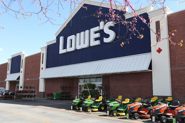 Lowe's 2022 dividend increase