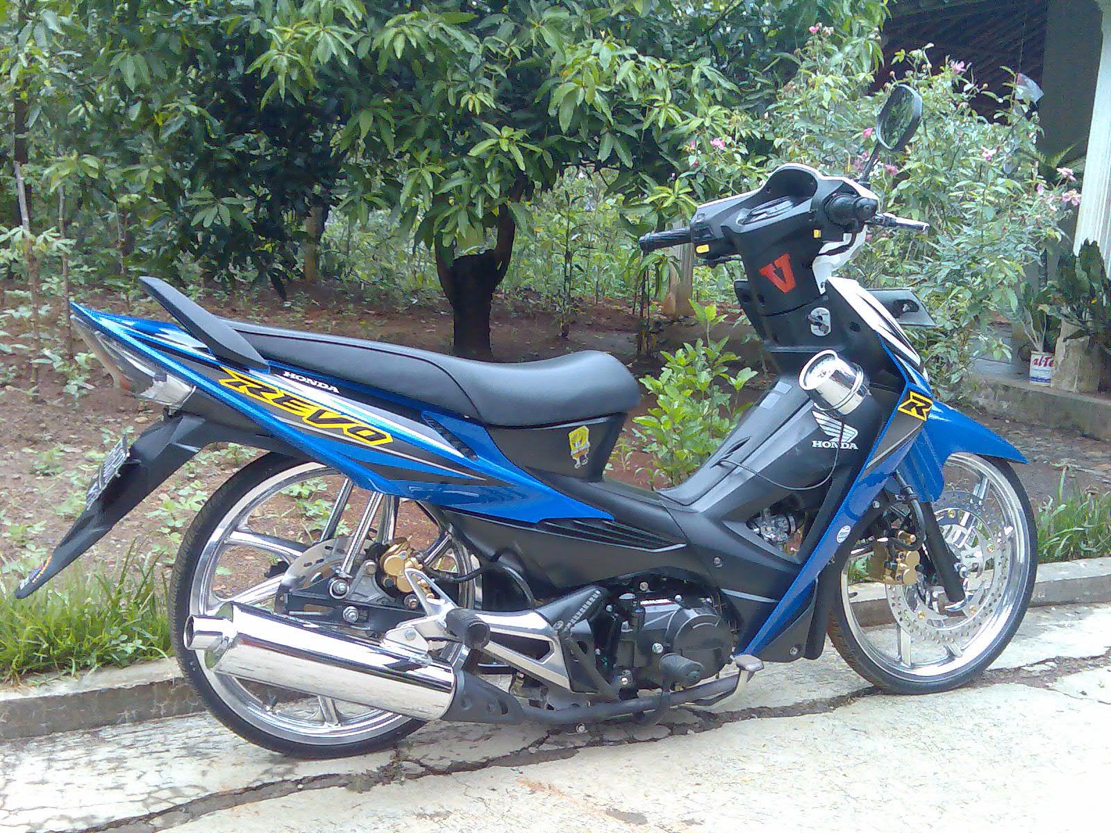 Modifikasi Motor Revo Fit