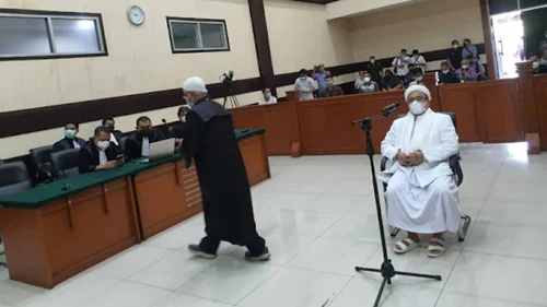 Nota Pembelaan Ditolak, Majelis Hakim Perintahkan Pengadilan Adili Rizieq Shihab