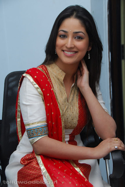 Photos Yaami Gautham Telugu Actress Cute Stills cleavage