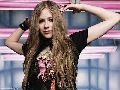 Avril Lavigne desktop wallpapers and photos