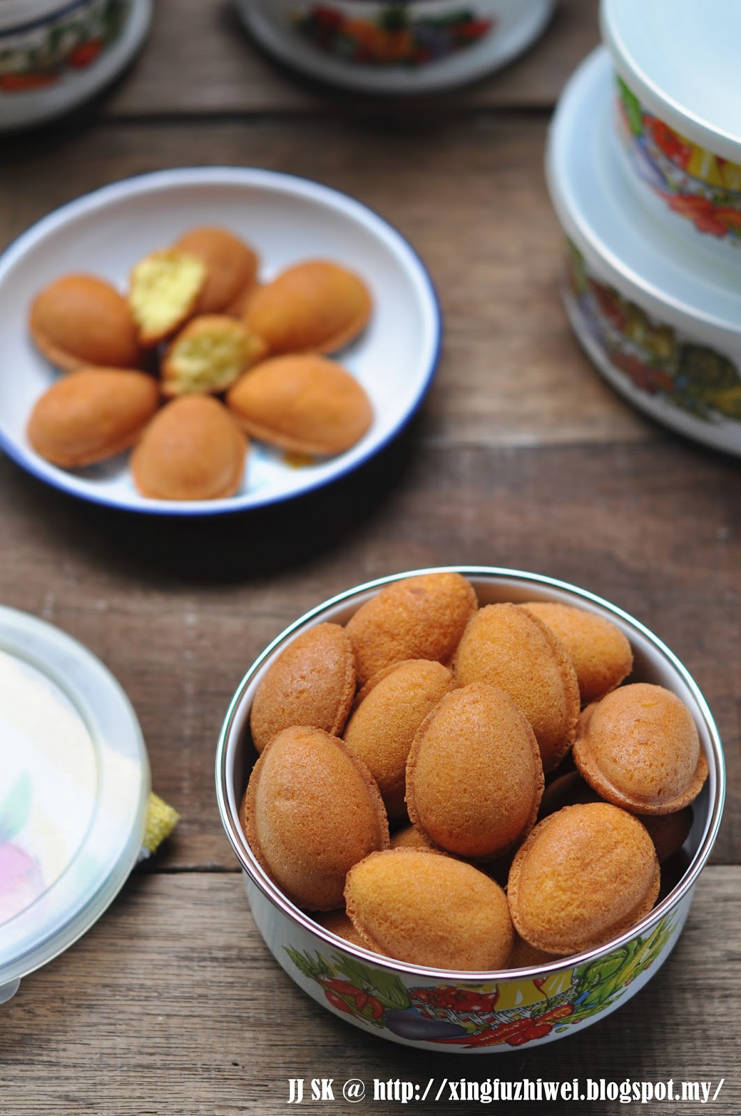 爱厨房的幸福之味: 香橙鸡蛋糕~~小粒（预烤面粉与粗糖）Orange Kuih Bahulu