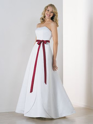 The Wedding Gown Dresses is simple with belt red.