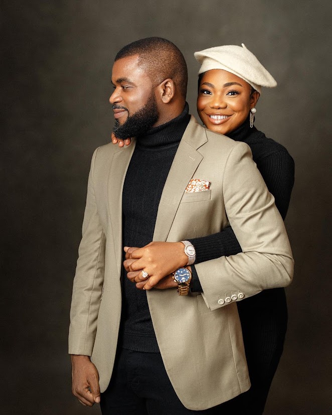 I'm so belssed to be with yiou- Mercy Chinwo celebrates as she getd engaged to Pastor Blessed (Photos)