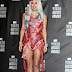 FASHION  UNIK dan BERBEDA dari YANG LAINYA  (LADY GAGA)