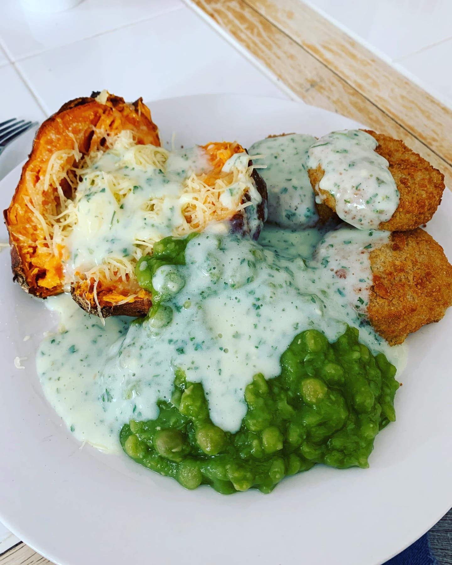 Recipe - Fishcakes/fishfingers, chips, mushy peas