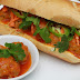 Bánh mì kẹp xíu mại