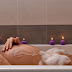 EMBARAZADA EN UNA BAÑERA DE JACUZZI