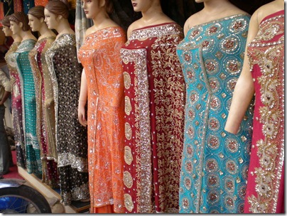vitrine de loja na Índia - roupas indianas 03