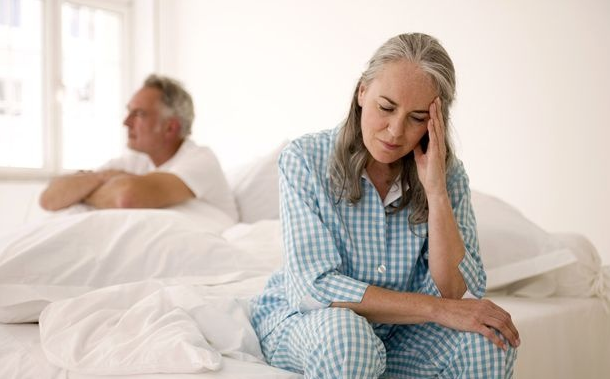 Hoạt động tình dục giảm ở người lớn tuổi có gây nên stress