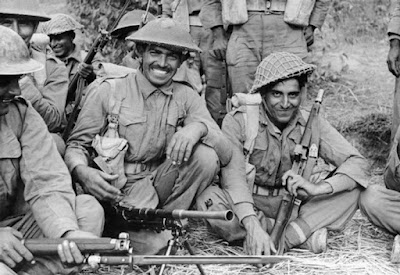 https://upload.wikimedia.org/wikipedia/commons/8/81/INDIAN_TROOPS_IN_BURMA,_1944.jpg