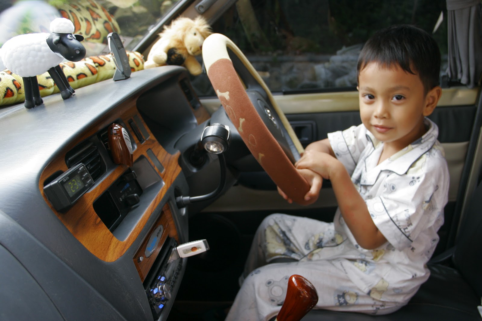 BEKASANTIK MODIFIKASI  INTERIOR KIJANG  KAPSUL  STANDAR 