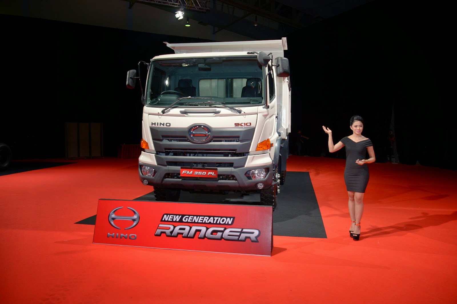 Hino Indonesia Januari 2015