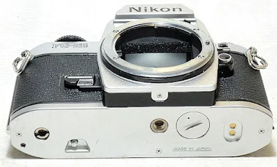 Nikon FG-20, Bottom