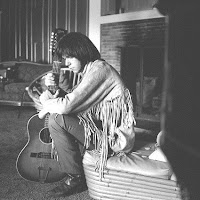 Neil Young mit Gibson B-25 12-string