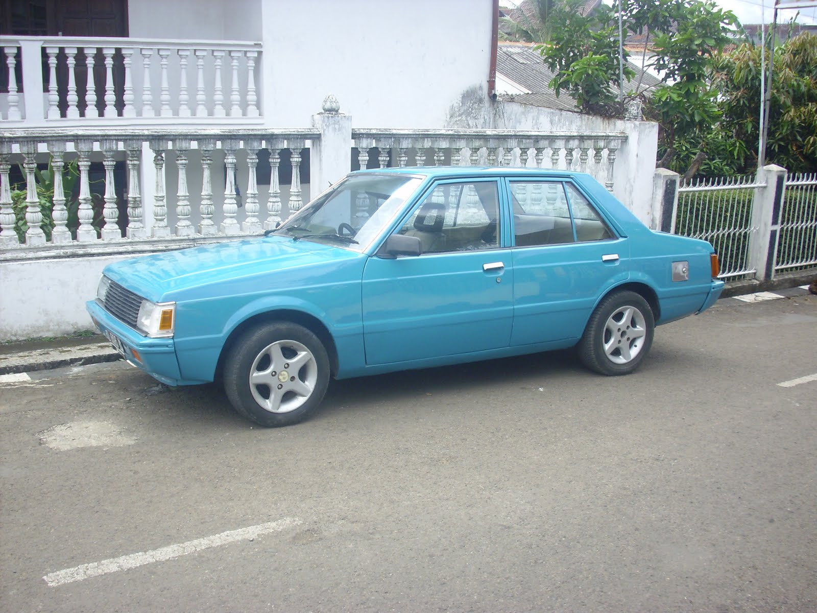 DIJUAL MITSUBISHI LANCER SL 1982 Aki Aki DandanGarasina Mobil