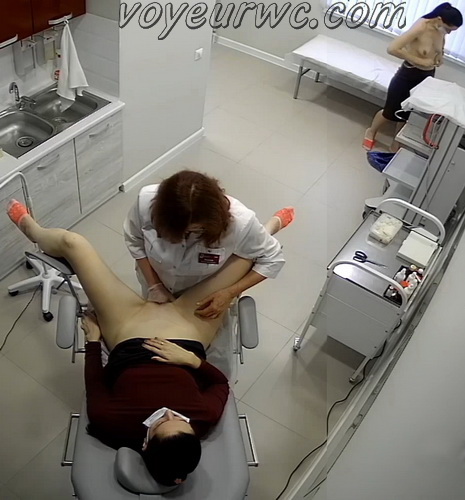 Woman secretly filmed during a Gynecological Examination (Gynecologist Examination 100-104)