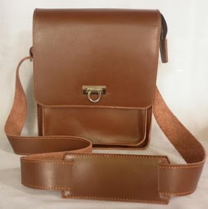 Tas Selempang Kulit Pria Branded