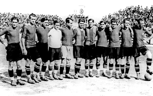 📸F. C. BARCELONA 📆29 junio 1928 ➡️Sagi-Barba, Carulla, Guzmán, Llorens, Samitier, Piera, Arocha, Sastre, Castillo, Mas y Walter. F. C. BARCELONA 3 🆚 REAL SOCIEDAD DE FOOT-BALL DE SAN SEBASTIÁN 1 Viernes 29/06/1928, 17:00 horas. 26º Campeonato de España – Copa del Rey de Fútbol, final, desempate tercer partido. Santander, Campos de Sport de El Sardinero: 17.000 espectadores. GOLES: ⚽1-0: 8’, José Samitier. ⚽1-1: 16’, Domingo Zaldúa. ⚽2-1: 21’, Ángel Arocha. ⚽3-1: 25’, Josep Sastre.