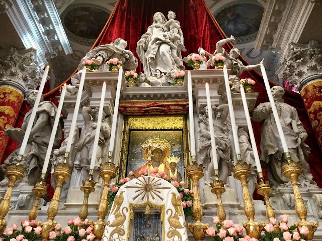 The Black Madonna - Panagia Mesopantitisa, Venice - on the Festa of the Madonna della Salute - Photo: Cat Bauer