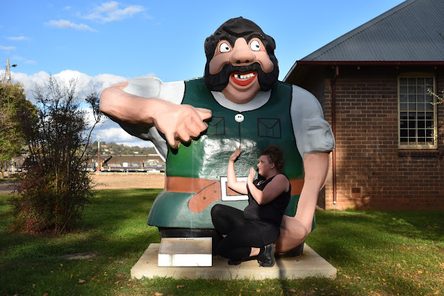 'Giant' Cootamundra Sculpture. Australian BIG Things List