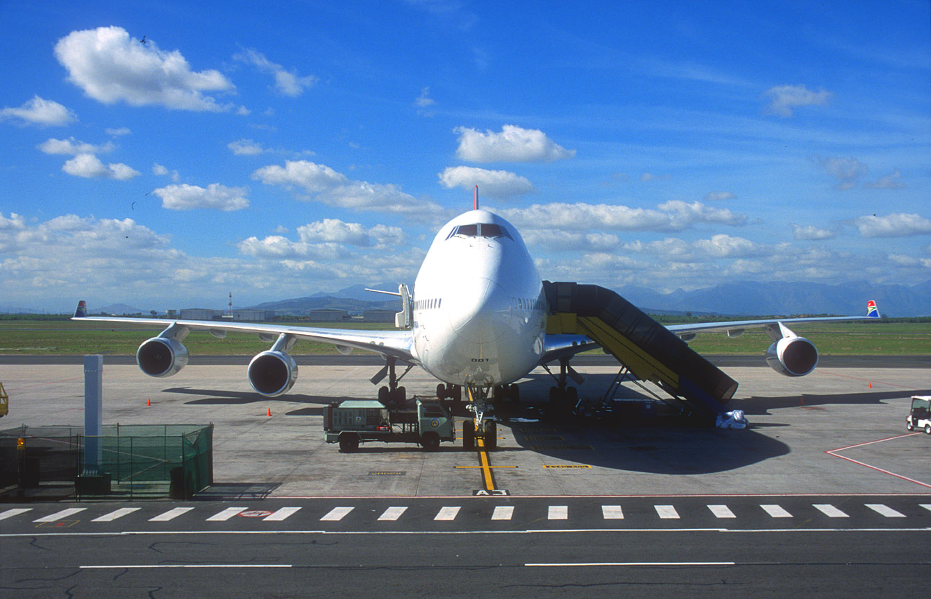 Boeing B747 Wallpaper 26. The Jumbo Jet grounded. Boeing B747