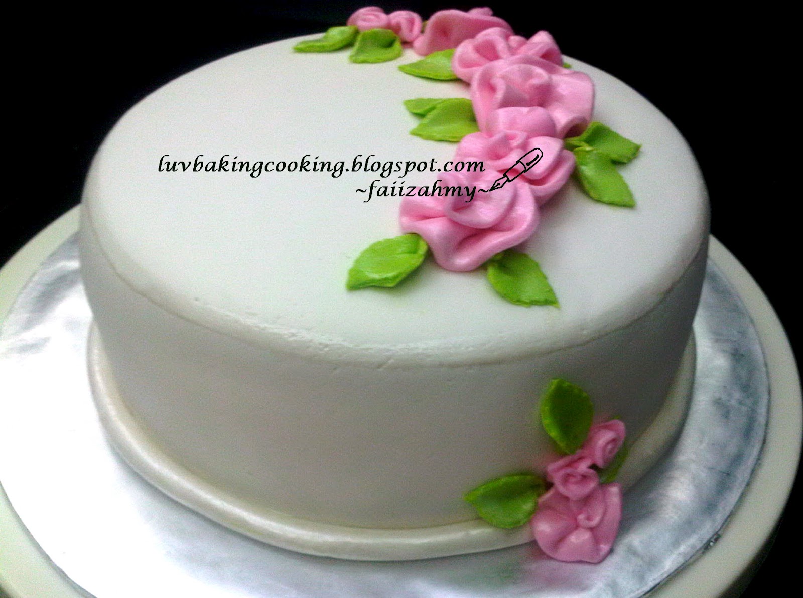 Luvbakingcooking: vanilla strawberry cream cake
