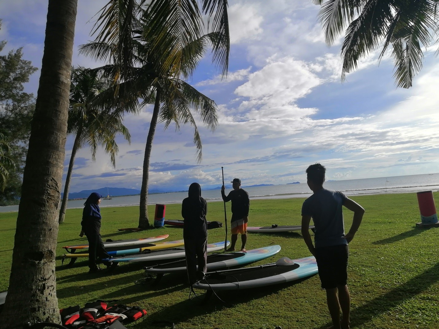 Stand Up Paddle Tanjung Aru