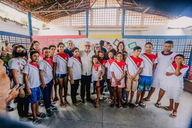 Cícero Lucena assina ordem de serviço para reestruturação de escola no Funcionários I