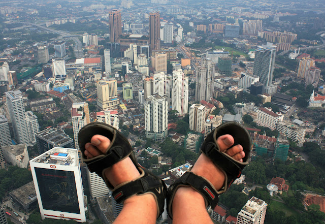 Lens and Cover Blog | Base jumping day in KL Tower. Kuala Lumpur, Malaysia.