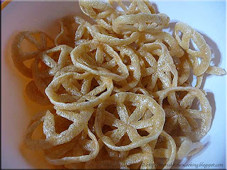 deep fried chicharron de harina