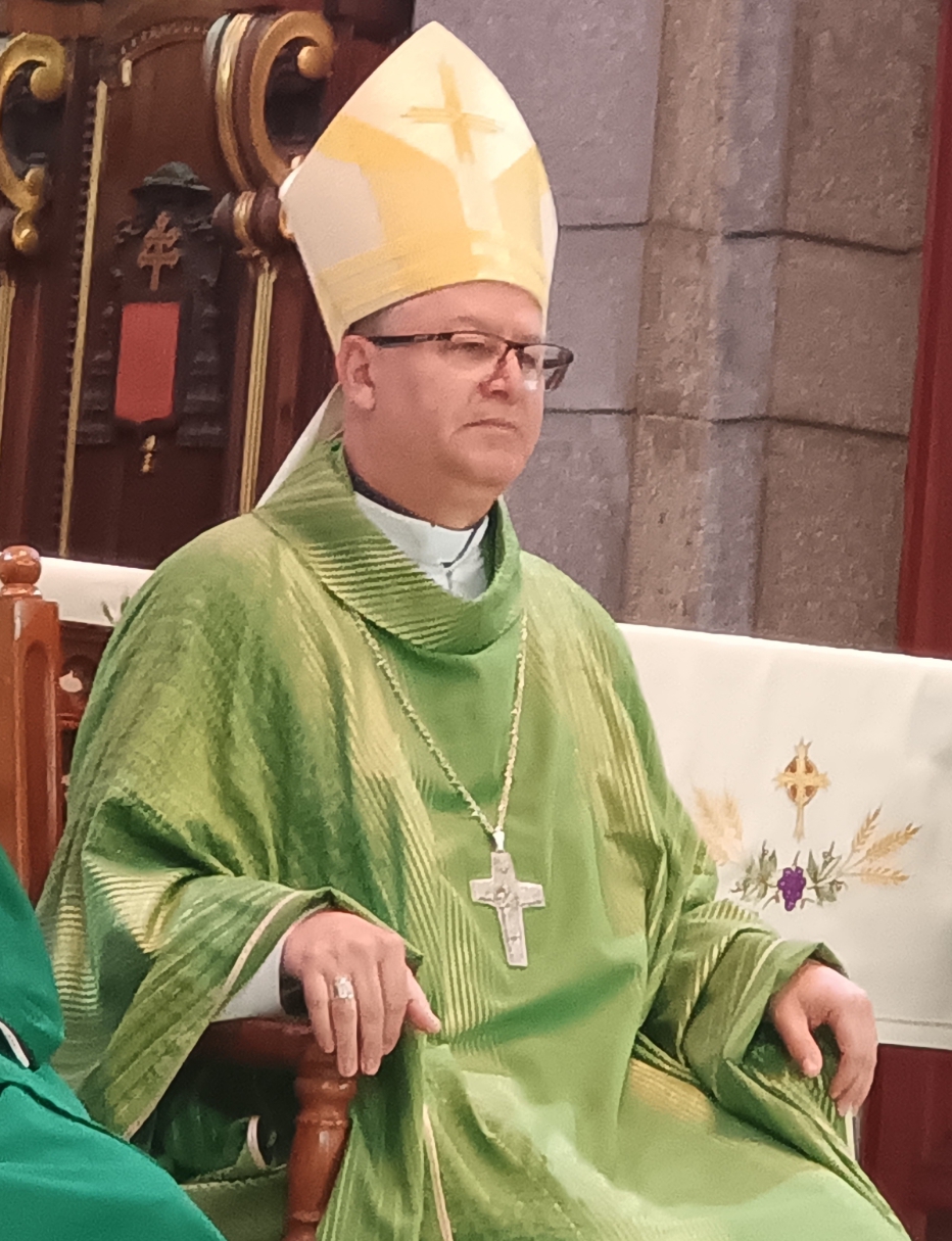 Monseñor Gerardo Salas celebró su primera misa como Obispo en la Catedral de Mérida