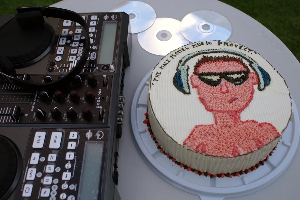 Happy Birthday Music Cake. A musical cake of sounds.