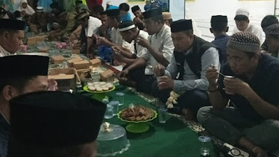 Lanjutkan Safari Ramadhan, Iksan B Abd Rauf Bantu Biaya Pembangunan Masjid