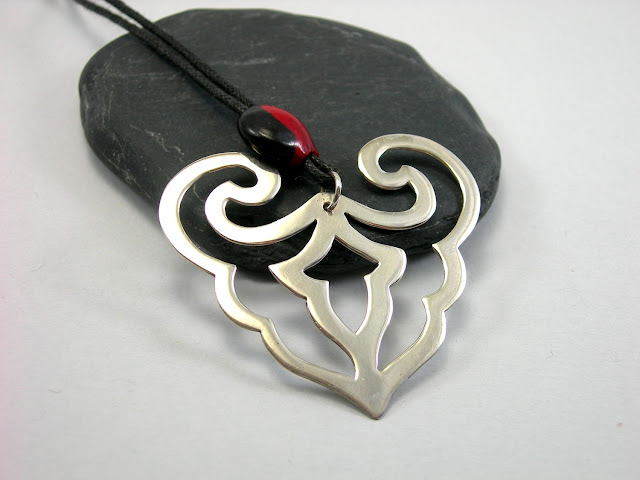 heart-pendant - sterling silver by Ligia Rocha