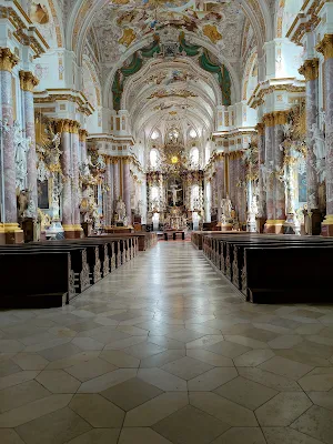 St. Mariä Himmelfahrtの内部