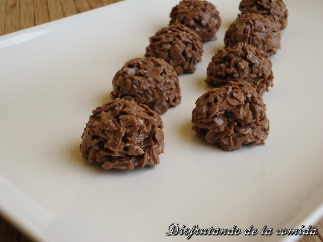 Rocas de Chocolate con Neulas y Petazetas 