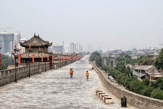 Walking along the ancient City wall in Xi'an, China