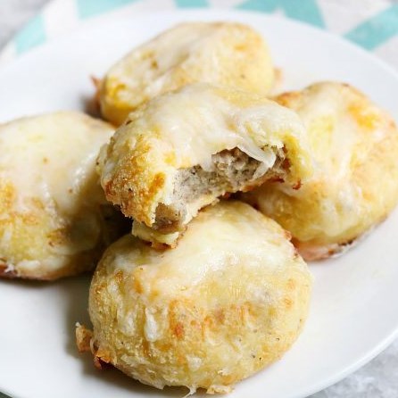 KETO BREAKFAST BISCUITS STUFFED WITH SAUSAGE AND CHEESE #ketogenic  #ketodiet
