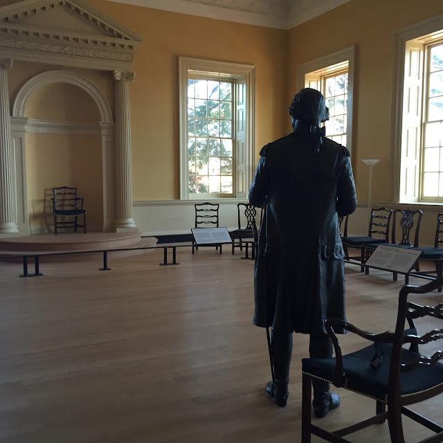 General George Washington resigning his commission at the Maryland State House