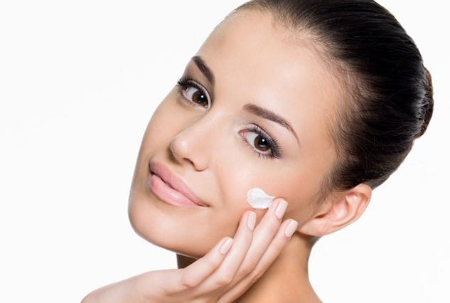 7 Natural Moisturizers For Winters