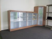 Display Showcase Untuk Produk Kantor