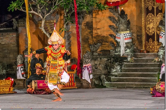 Peliatan_Legong_1