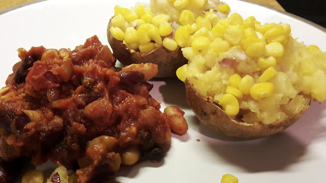 Project 366 2016 day 322 - Smokey bean chilli and stuffed jacket potato // 76sunflowers