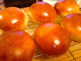 Make Your Own: Hamburger Buns - Official Website - BenjaminMadeira